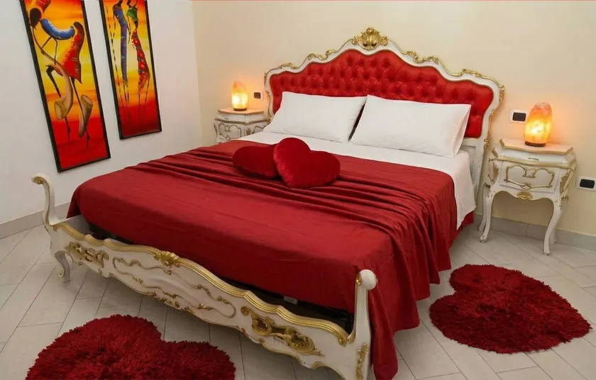 The Lovers' House with Jacuzzi - Image 1