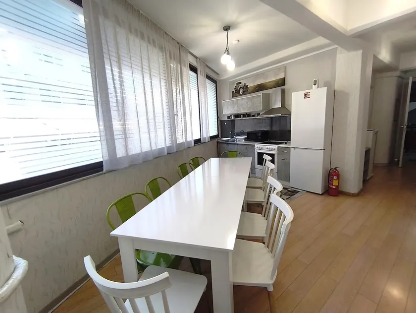 Downtown 160 sqm -5th floor- 5 bedroom apartment - Image 1