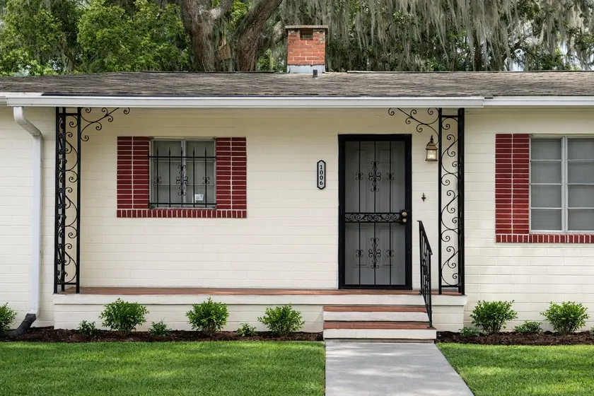 ~Beautiful Venetian Gardens • Peaceful Home~ - Image 1