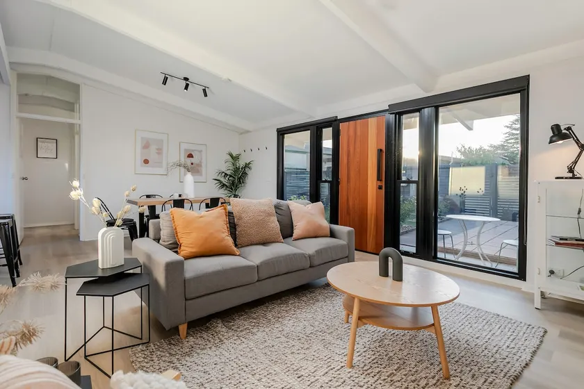 3BR Goodwood Home Showgrounds, Tram, Restaurants - Image 1