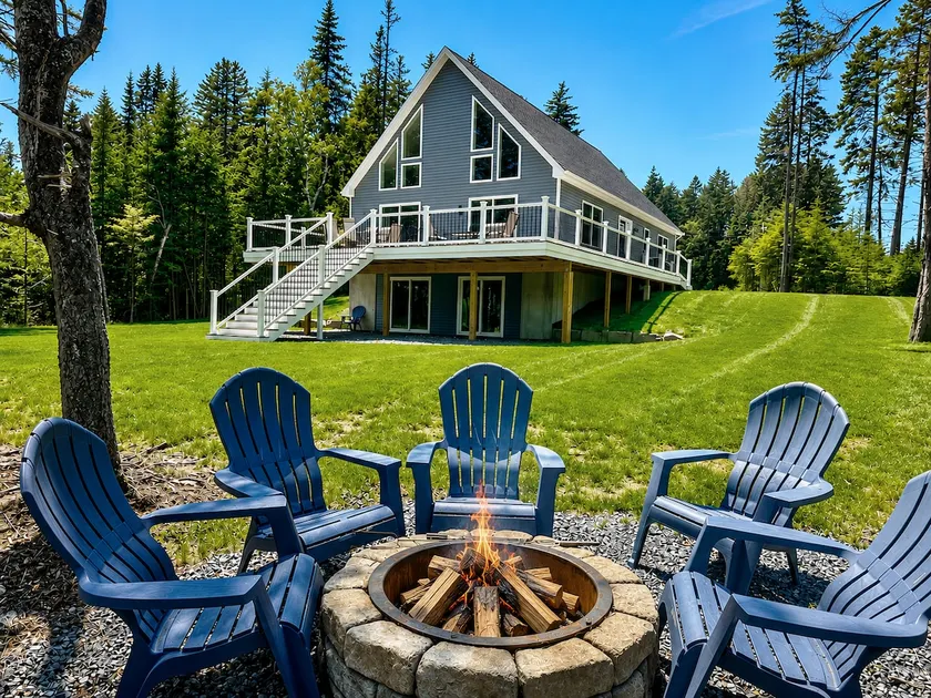 New 2023 Waterfront Home near Acadia with Hot Tub - Image 1