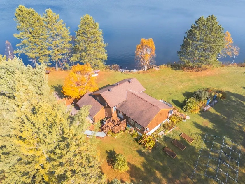Forest Lake Getaway - Image 1