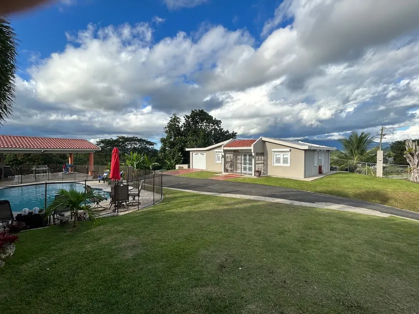 Country house in Las Piedras with a pool. - Image 1