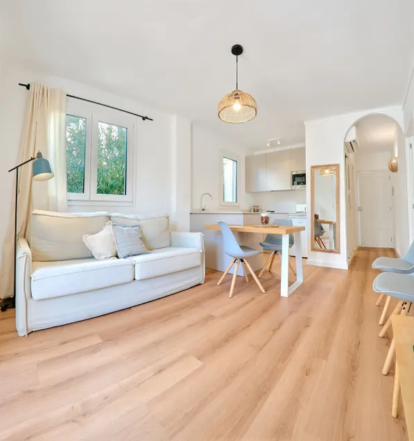 One-Bedroom Apartment - Image 1