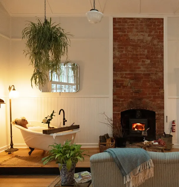 Fireside Bath & Breakfast Countryside Retreat - Image 1