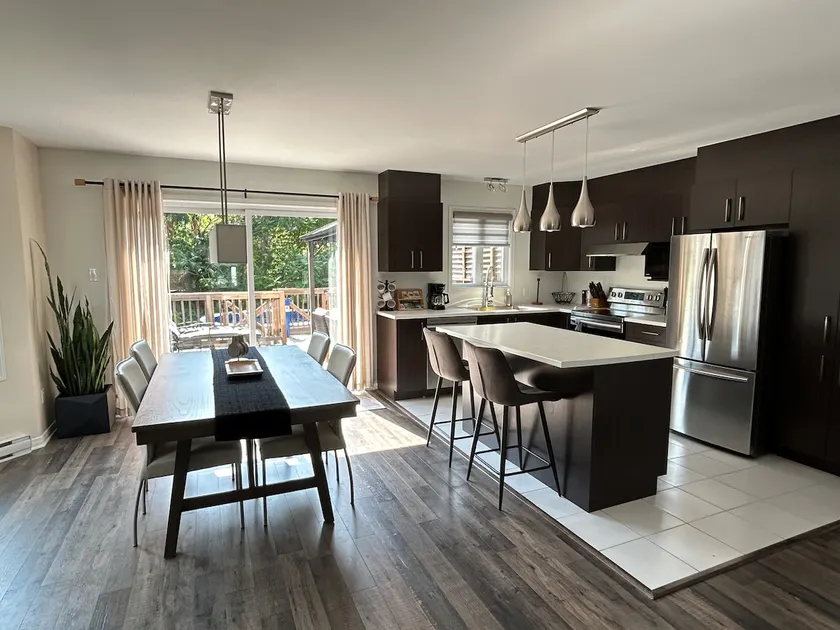 Stylish 4-Bedroom Home - Image 1