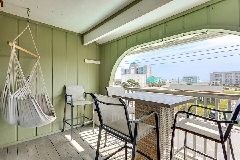 Cozy Carolina Beach Condo w/ Ocean Views! - Image 1