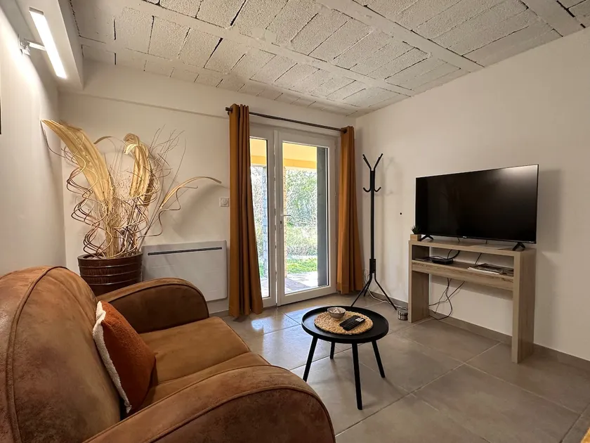 Nice App Private Parking, Garden, Furnished Terrace - Image 1