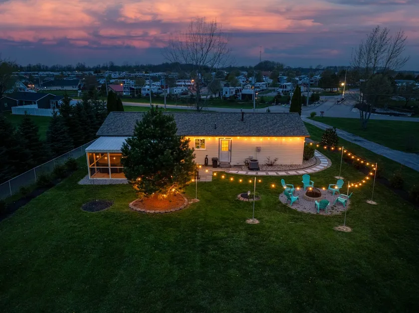 Home w/ Game Room, Boat Dock, Hot Tub on 2/3 acre - Image 1