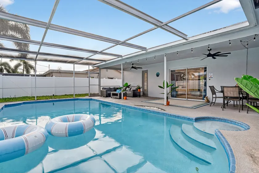 The Villa|Private Pool •15 Min to Beach •Sleeps 10 - Image 1