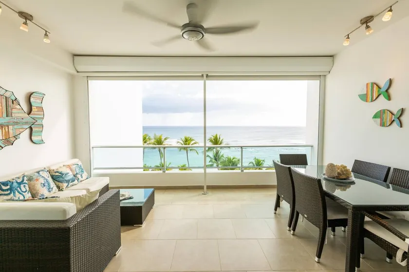 Beachfront | KingSizeBed | Pool & Jacuzzi - Image 1