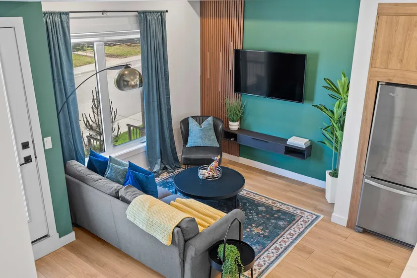 Sleeps 8 | Mins to 17 Ave | C Train | Golf - Image 1