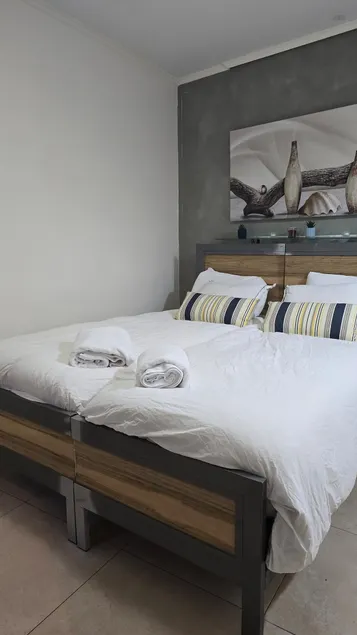 suite in the city* - Image 1
