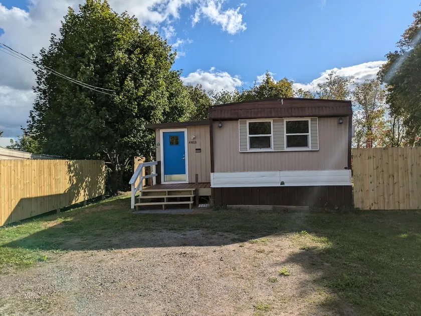 Awesome complete home for your use. Sleeps 6. - Image 1