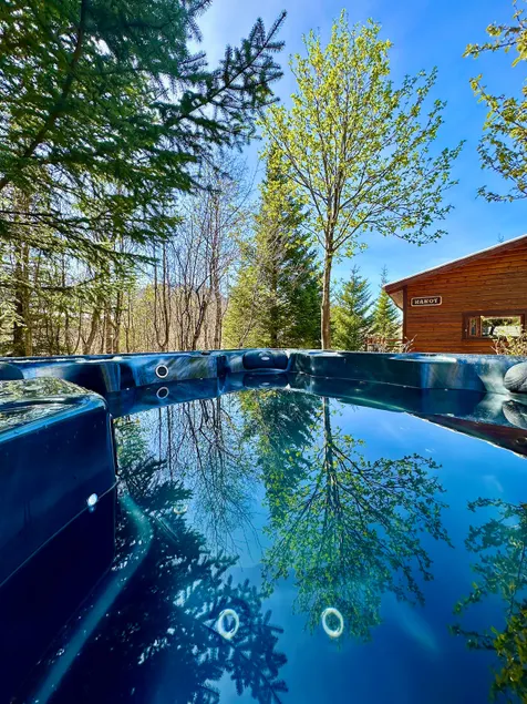 Cozy Cottage Near Reykjavík Hot Tub & Mtn Views - Image 1