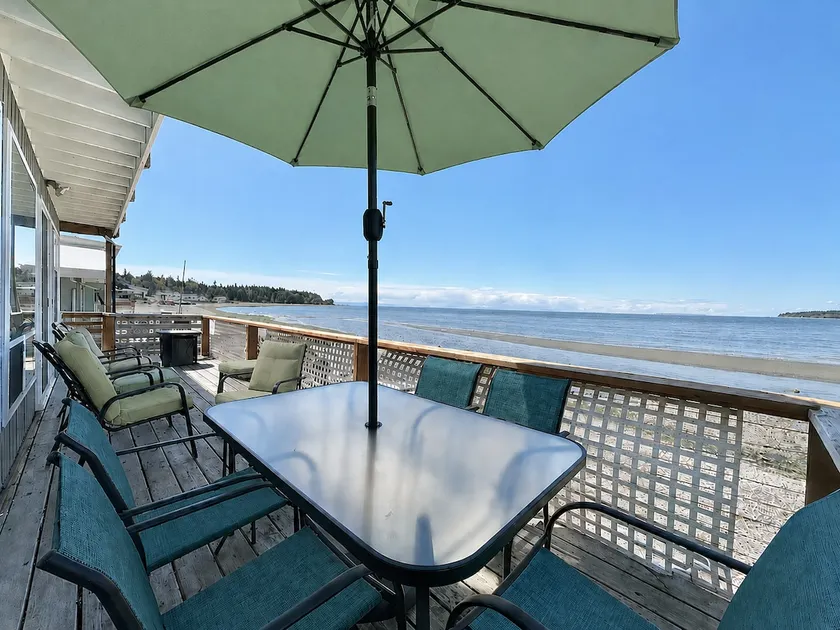 Deck to beach in 5 steps! Kayaks, kitchen, W/D - Image 1