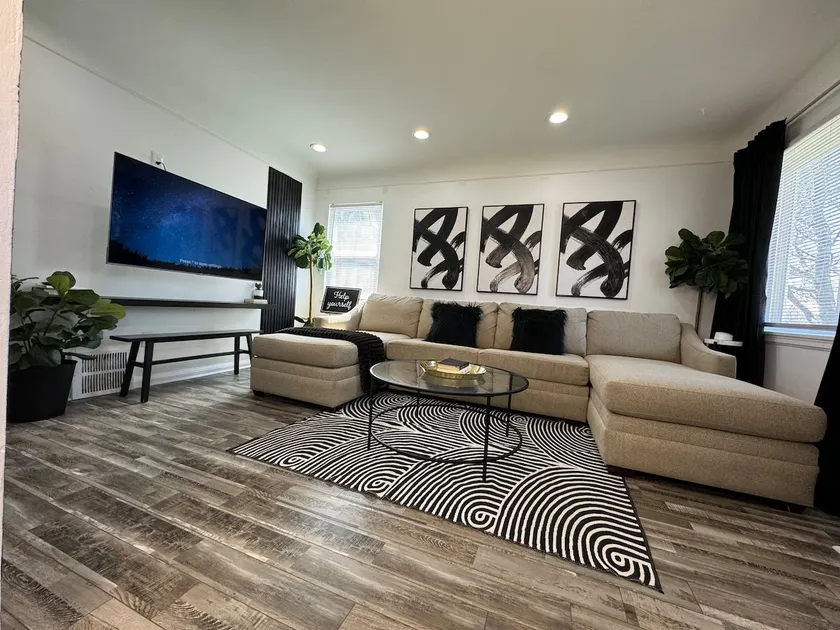 BOOK 2 Day | Mid and Long Stays Welcomed - Image 1