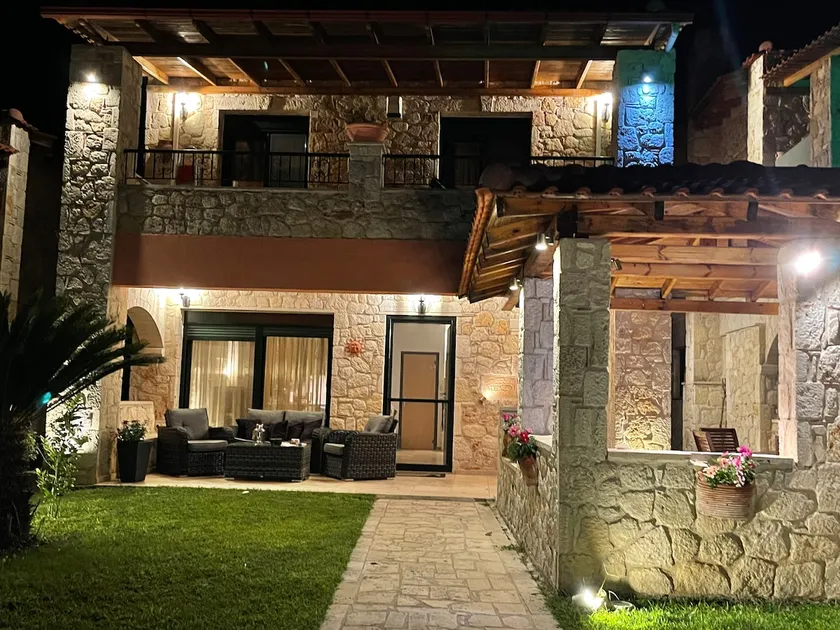 Maisonette with Sea View & Pool - Image 1