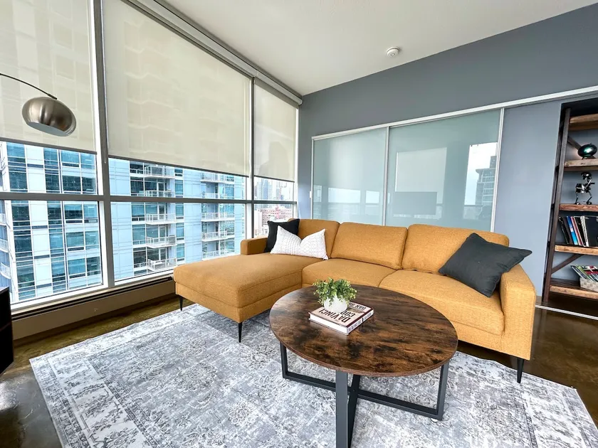 BEST *Stampede* Location 1B Condo+FREE Parking! - Image 1