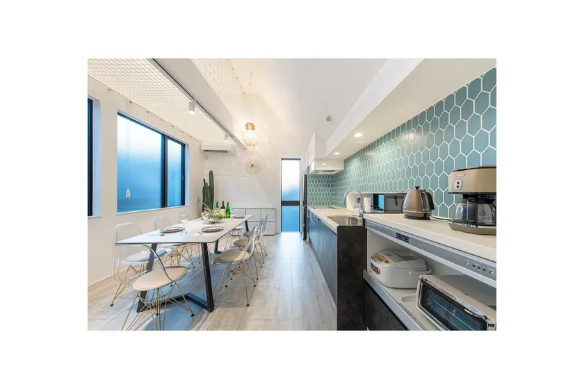 Jacuzzi/13 min train ride to Shinjuku/2 bathrooms/2 toilets/free parking/6 min walk to nearest station/145 m² - Image 1