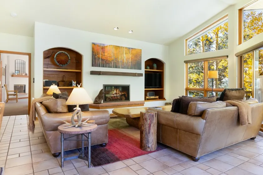 Large East Vail Home - Hot Tub - Steps to Bus Stop - Image 1