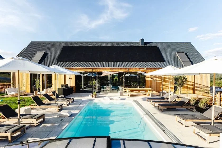 Luxury Retreat Holiday Rental Das Farmhaus, Pool - Image 1