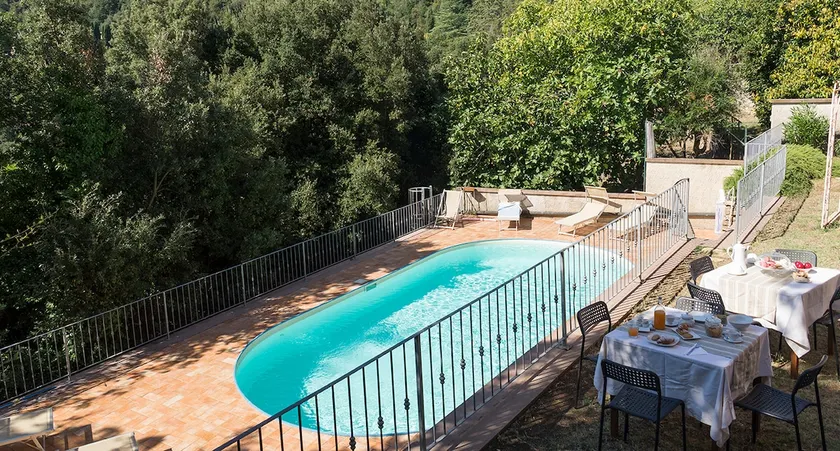 Swimming pool among the Tuscan hills - Image 1
