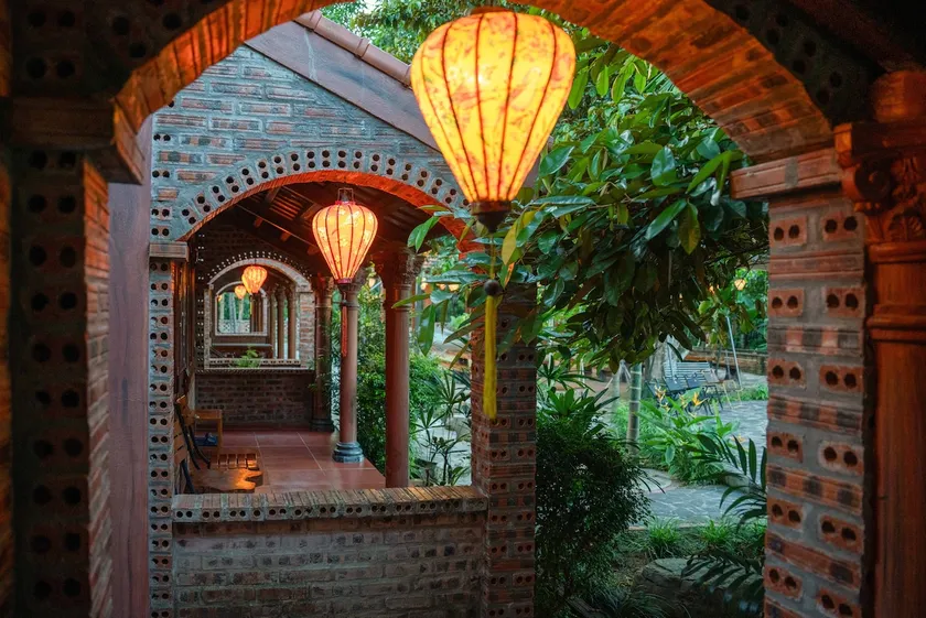 Tropical Hideaway Poolside - Image 1