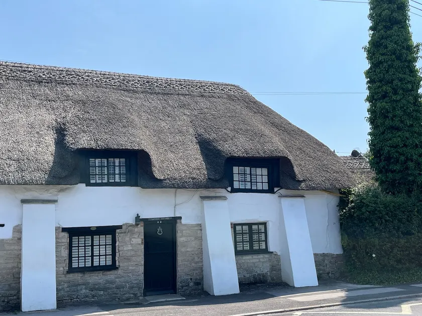 Bosuns - Beautifully Decorated Thatched Cottage - Image 1