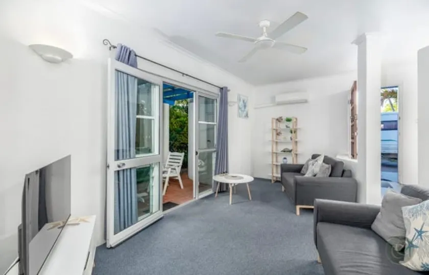 Seychelle Apartments by the Bay - Image 1