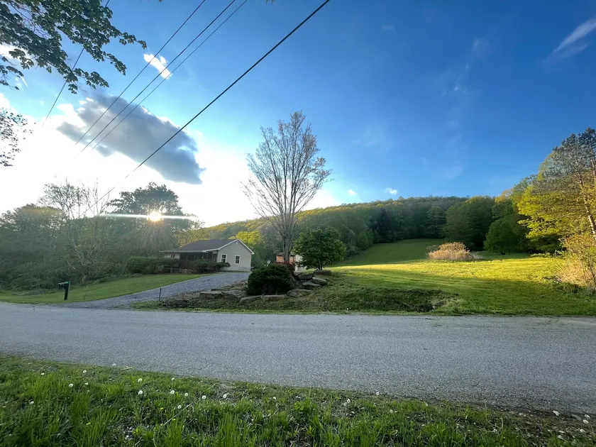 Country Cabin in a Perfect Location! - Image 1