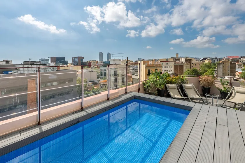 Close to the beach with a shared pool and terrace - Image 1