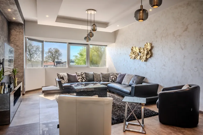 GT Loft - Premium & Spacious - Free Parking - Image 1