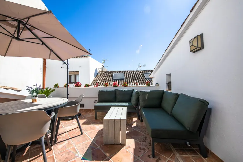 Casa Daci Old Town Sea View Flat - Image 1