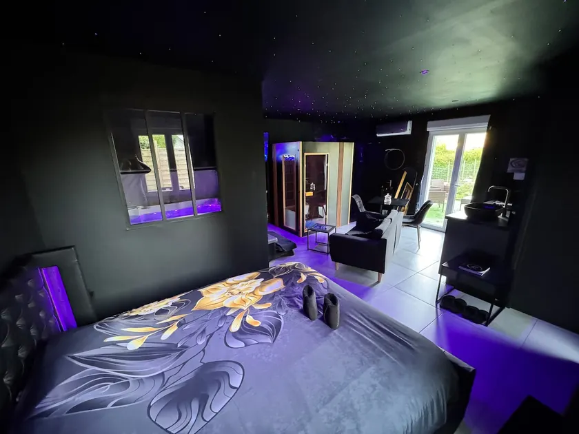 Private spa, jacuzzi, sauna - Image 1