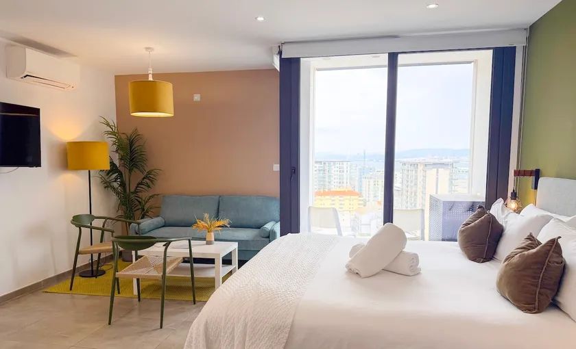 Studio Suite with spa access - Image 1