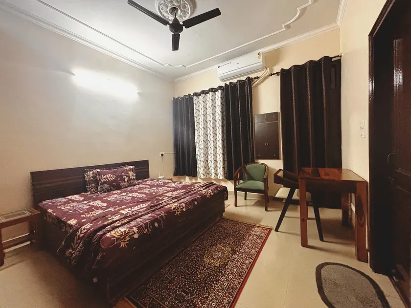 The Room @ Bel - Monte - Image 1