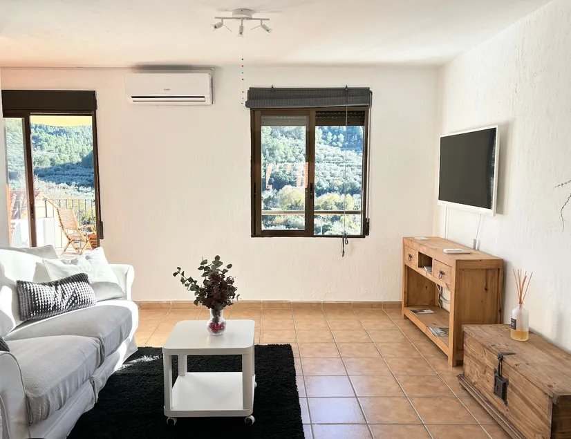 Digital Nomad's Sierra Sanctuary - Image 1