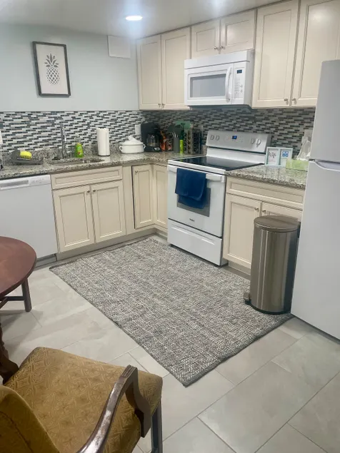 Clean Basement w/ Private Entry - Image 1