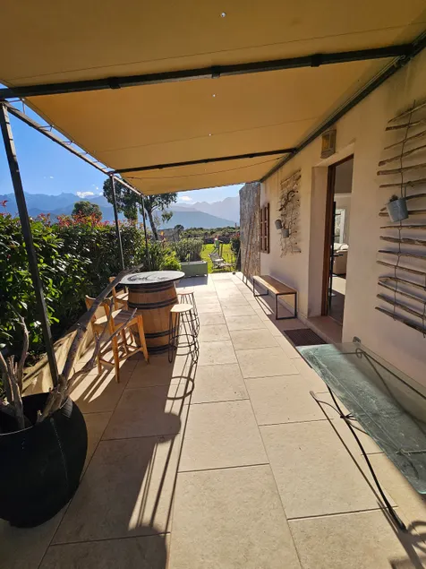 Lovely countryside studio apartment nestled in the heart of a garden - Image 1