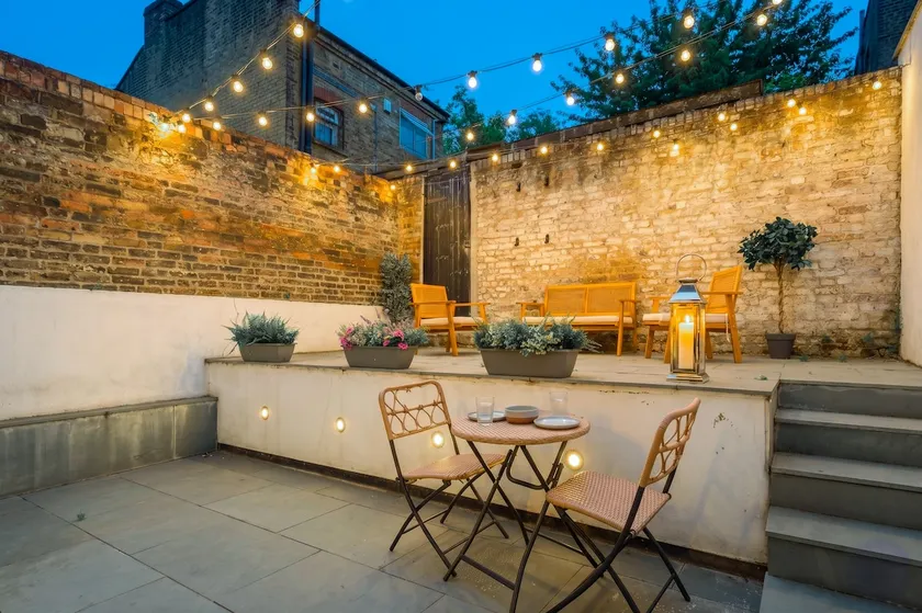 Pet-Friendly Flat with Garden Sleeps 4 - Image 1