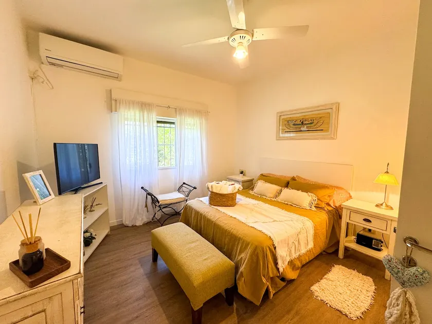 Casa Armonía, warmth and charm with garage - Image 1