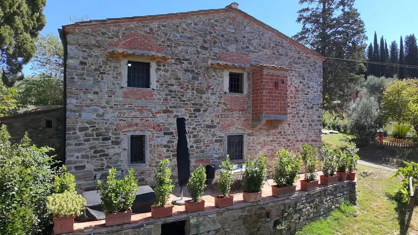 Tuscan Villa 15 min from Florence, Parking, Garden - Image 1