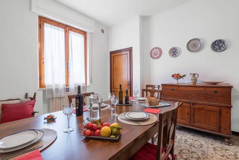 Three bedroom apartment with air conditioning - Image 1