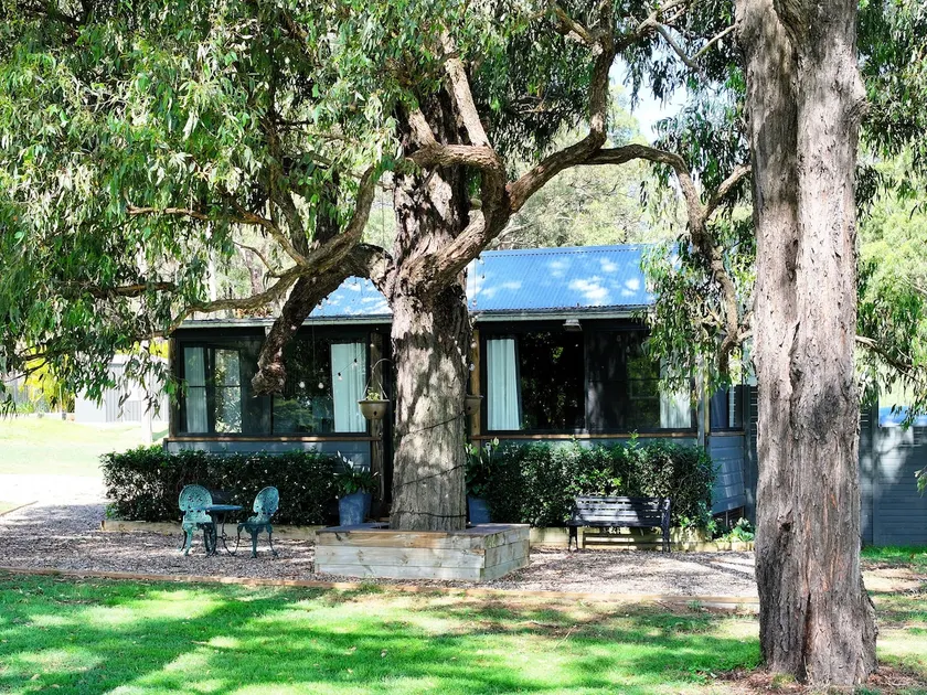 Ironbark Cabin at Woodlane Cottages Hunter Valley - Image 1