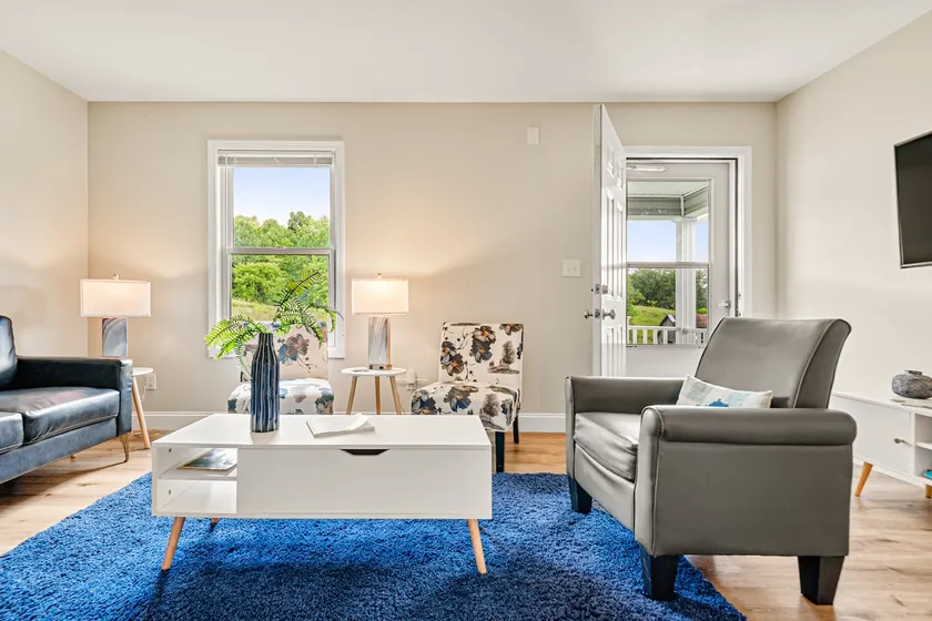 (64)Farm Stay for Animal Lovers | Easy I-75 Access - Image 1