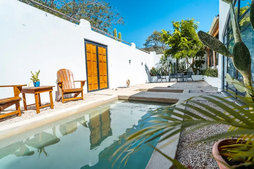 Private Villa w/ Pool, quiet area, 5 min to beach. - Image 1