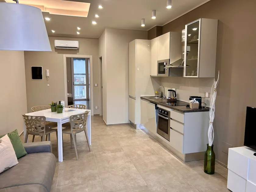 Elegant urban retreat near downtown & events - Image 1