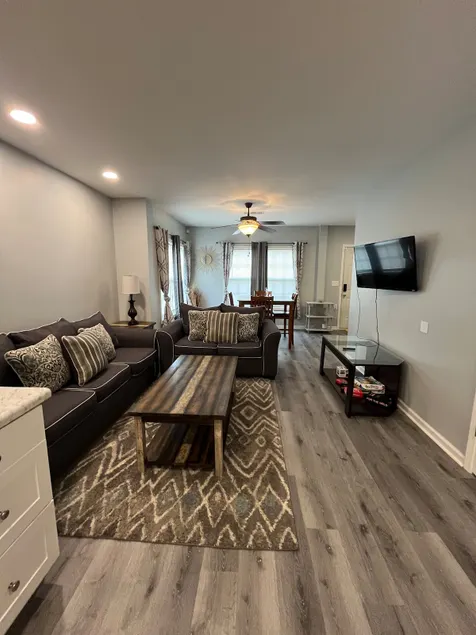 Two bedroom basement apartment - Image 1