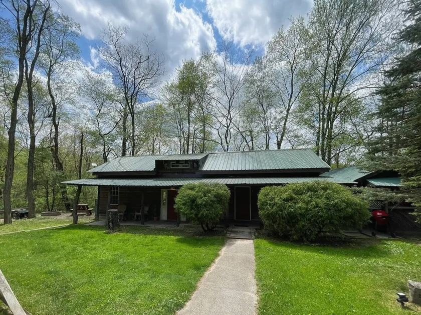 Birmingham Cabin (Hot Tub, Wi-Fi, Pet friendly) - Image 1